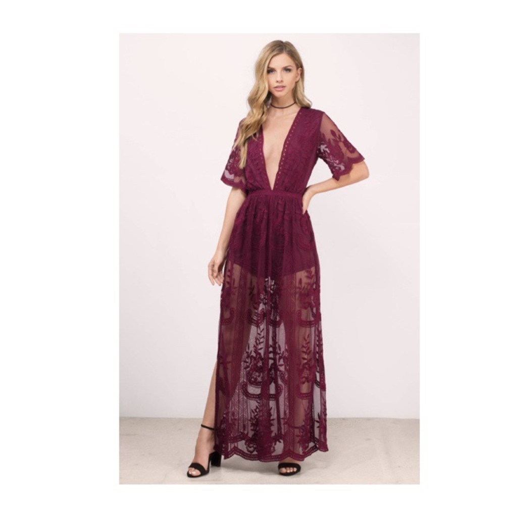 Honey Punch Deep V Neck Lace Dress